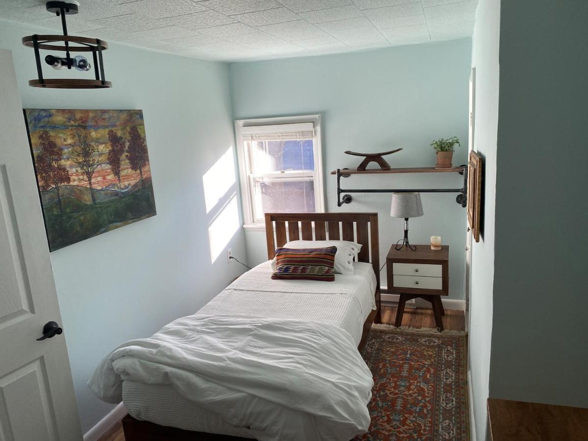 Apartment Boho-chic Travel Pad - Unit 2 Bloomington